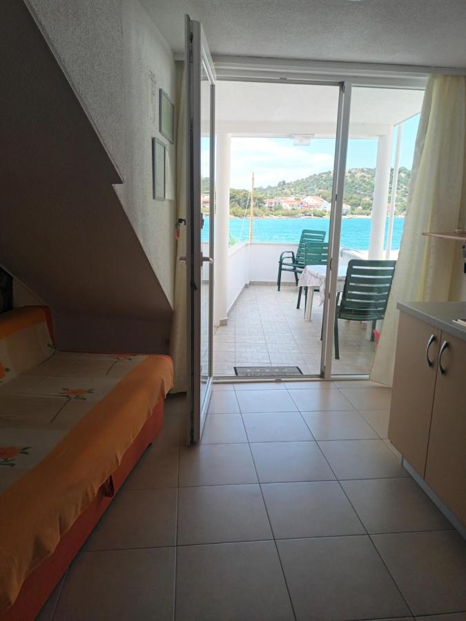 Volat Apartments Betina  Esterno foto