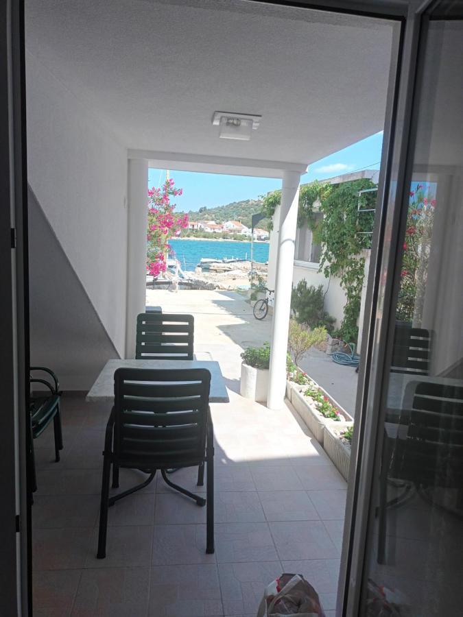 Volat Apartments Betina  Esterno foto
