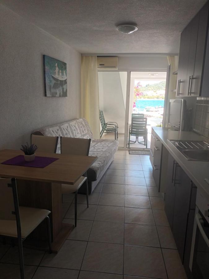 Volat Apartments Betina  Esterno foto