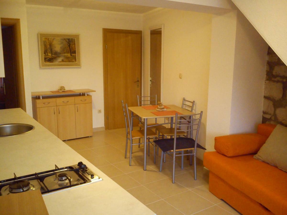 Volat Apartments Betina  Esterno foto