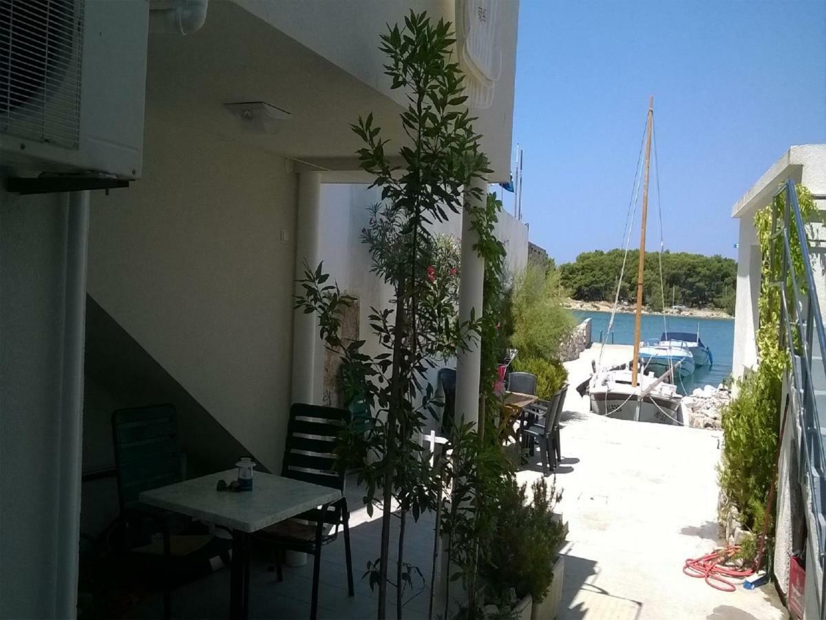 Volat Apartments Betina  Esterno foto