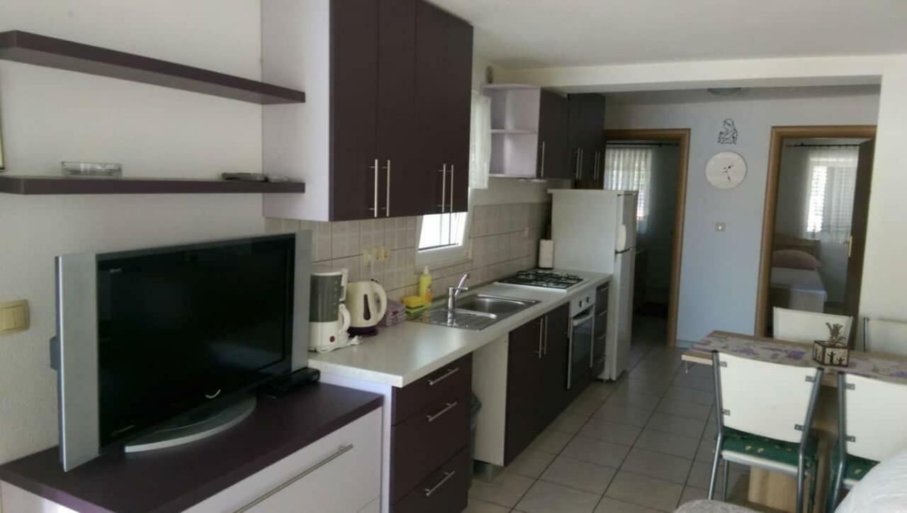 Volat Apartments Betina  Esterno foto